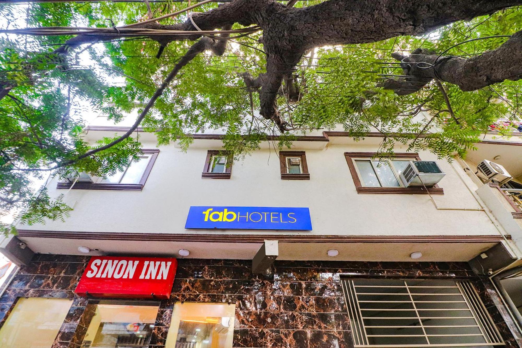 Fabexpress Sinon Hotel Nova Deli Exterior foto